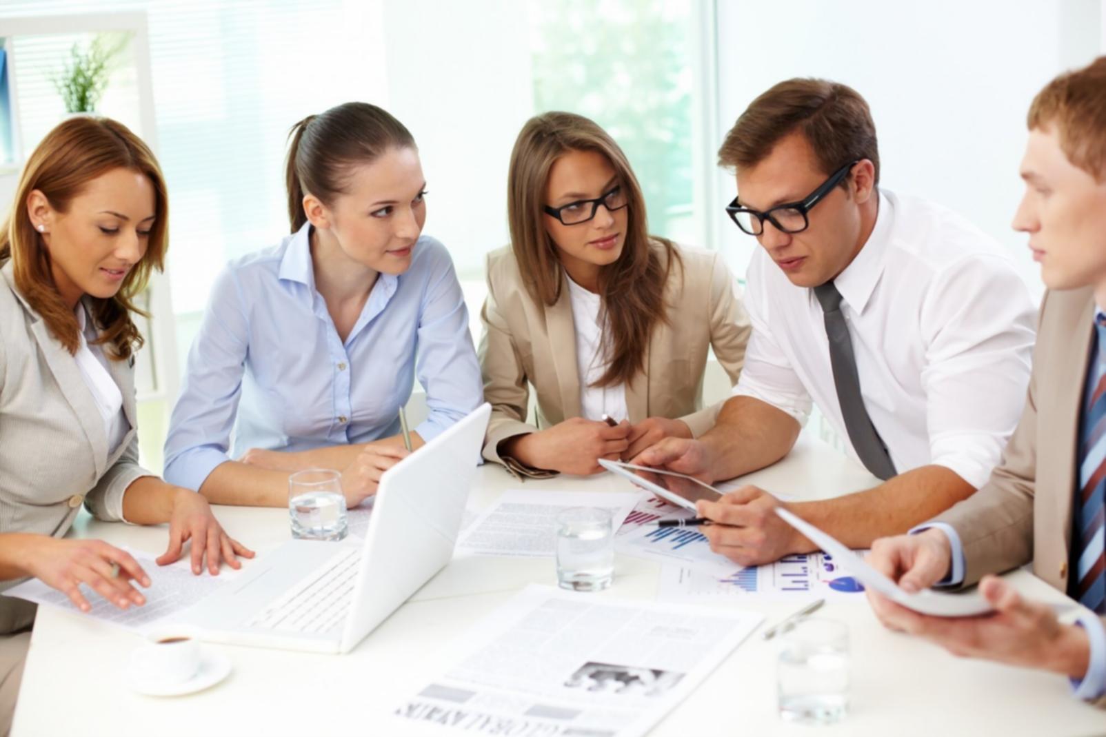 Teamarbeit mit Fokus auf Benutzerfreundlichkeit